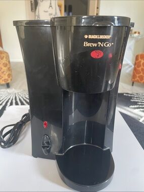Black & Decker Brew 'N Go Single-Serve Coffee Maker in Black